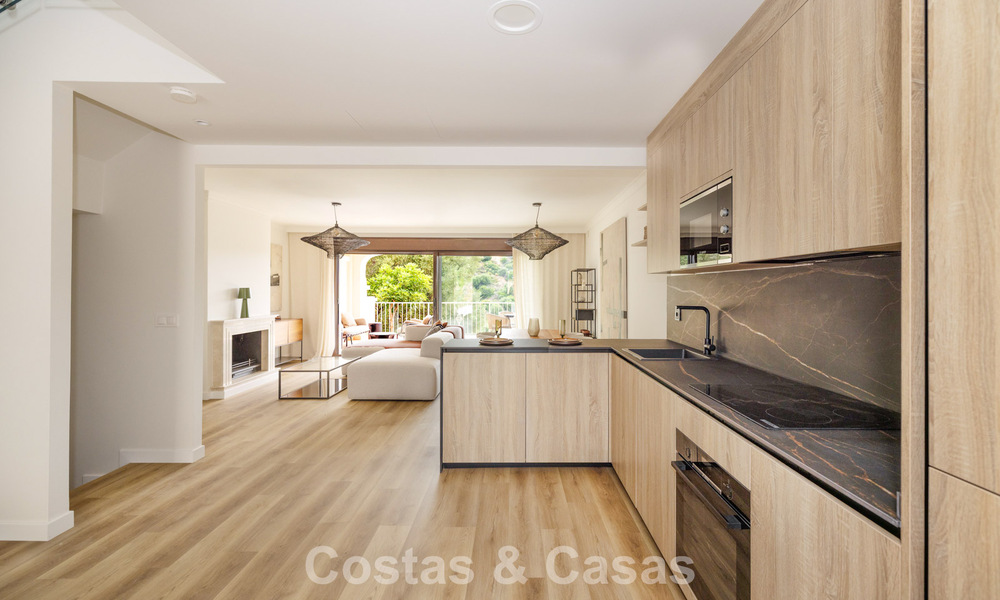 Instapklare, schakelwoningen met Mediterrane bouwstijl te koop direct aan de golfbaan in Estepona 806900
