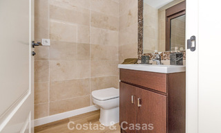 Instapklare, schakelwoningen met Mediterrane bouwstijl te koop direct aan de golfbaan in Estepona 806903 