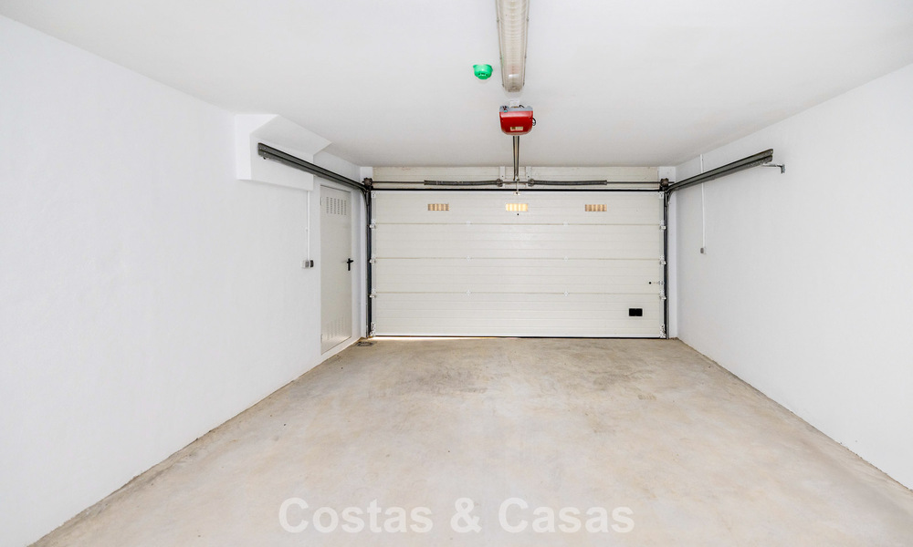 Instapklare, schakelwoningen met Mediterrane bouwstijl te koop direct aan de golfbaan in Estepona 806907