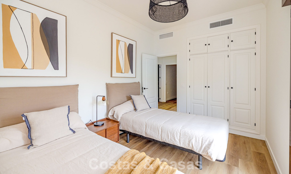 Instapklare, schakelwoningen met Mediterrane bouwstijl te koop direct aan de golfbaan in Estepona 806918