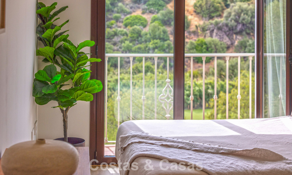 Instapklare, schakelwoningen met Mediterrane bouwstijl te koop direct aan de golfbaan in Estepona 806932