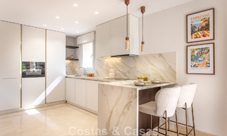 Eigentijds gerenoveerd, luxueus duplex penthouse met grote terrassen te koop in het hart van Nueva Andalucia’s golfvallei, Marbella 807009 