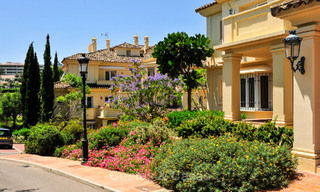 Eigentijds gerenoveerd, luxueus duplex penthouse met grote terrassen te koop in het hart van Nueva Andalucia’s golfvallei, Marbella 807442 