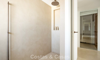 Stijlvol gerenoveerd hoekappartement met panoramisch uitzicht te koop in Nueva Andalucia, Marbella 807098 