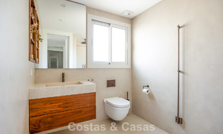 Stijlvol gerenoveerd hoekappartement met panoramisch uitzicht te koop in Nueva Andalucia, Marbella 807099 