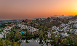 Stijlvol gerenoveerd hoekappartement met panoramisch uitzicht te koop in Nueva Andalucia, Marbella 807105 