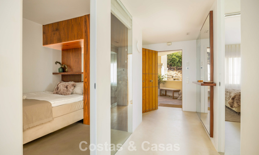 Stijlvol gerenoveerd hoekappartement met panoramisch uitzicht te koop in Nueva Andalucia, Marbella 807117