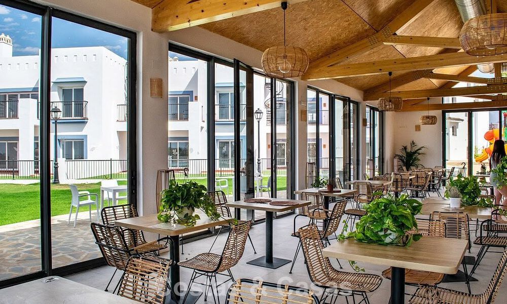 Eigentijds, luxe duplex penthouse te koop in een resort-achtig complex in mediterrane stijl in El Paraiso, Marbella - Benahavis 807378