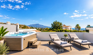 Eigentijds, luxe duplex penthouse te koop in een resort-achtig complex in mediterrane stijl in El Paraiso, Marbella - Benahavis 807380 