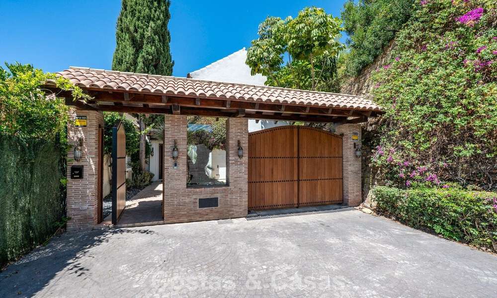 Ruime, sfeervolle, mediterrane familievilla te koop op de New Golden Mile tussen Marbella en Estepona 807244