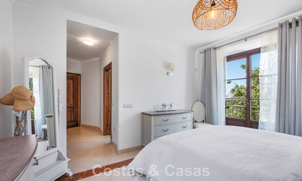 Ruime, sfeervolle, mediterrane familievilla te koop op de New Golden Mile tussen Marbella en Estepona 807259
