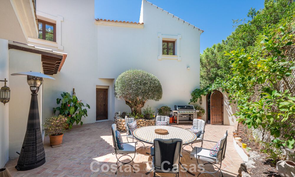 Ruime, sfeervolle, mediterrane familievilla te koop op de New Golden Mile tussen Marbella en Estepona 807265