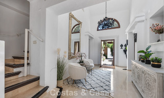 Ruime, sfeervolle, mediterrane familievilla te koop op de New Golden Mile tussen Marbella en Estepona 807267 