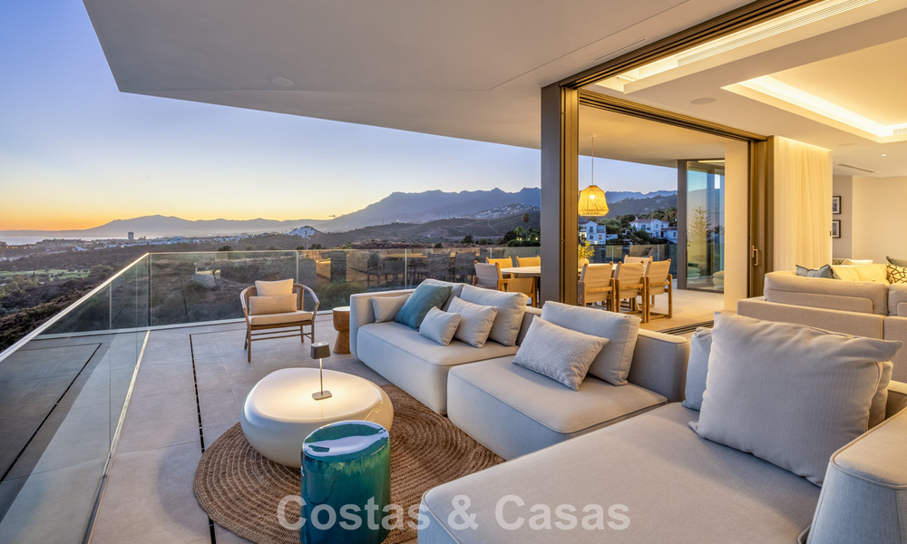 Gloednieuwe, ultramoderne luxevilla met panoramisch zeezicht te koop aan de oostkant van Marbella centrum 807465