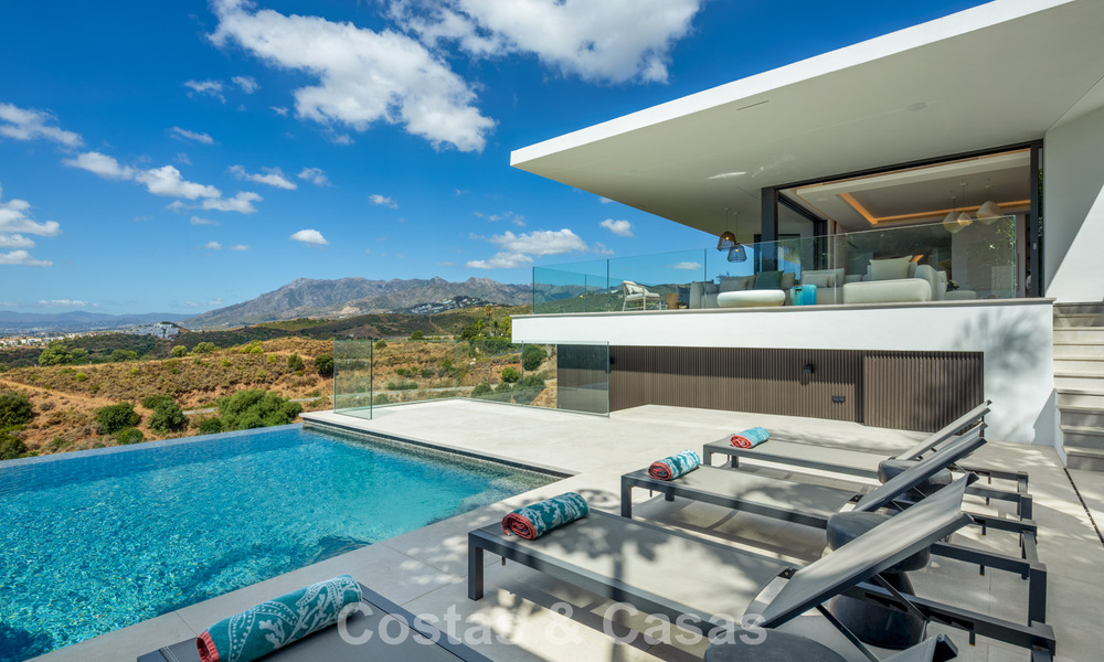 Gloednieuwe, ultramoderne luxevilla met panoramisch zeezicht te koop aan de oostkant van Marbella centrum 807474