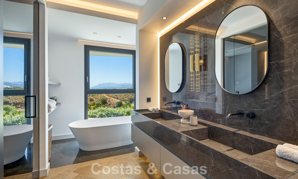 Gloednieuwe, ultramoderne luxevilla met panoramisch zeezicht te koop aan de oostkant van Marbella centrum 807487