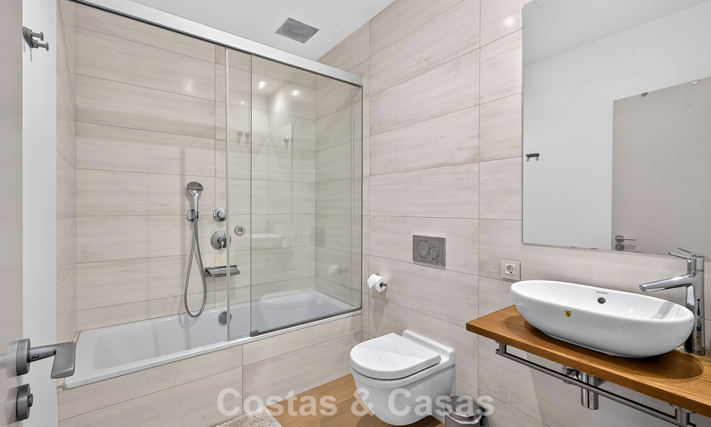 Exclusief hoekpenthouse met panoramisch zeezicht te koop in El Higueron Resort, Benalmadena, Costa del Sol 807415