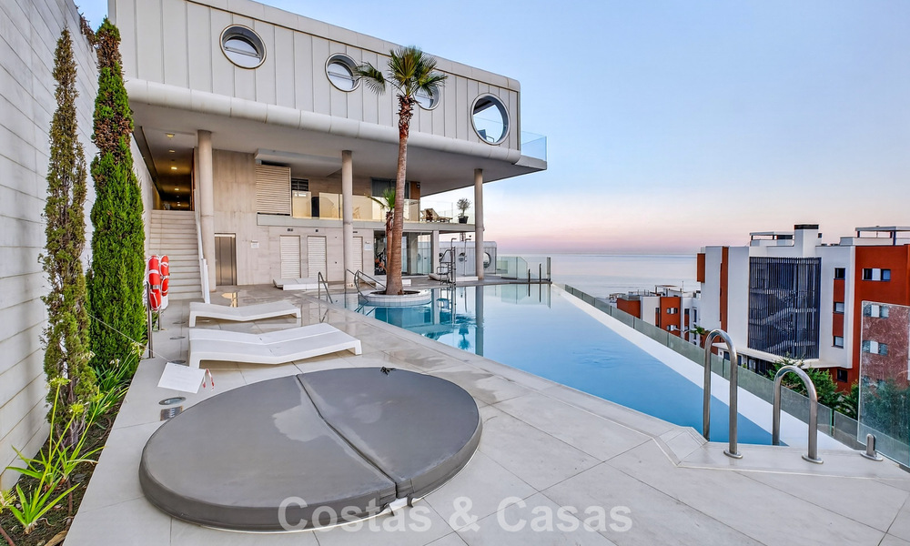Exclusief hoekpenthouse met panoramisch zeezicht te koop in El Higueron Resort, Benalmadena, Costa del Sol 807418