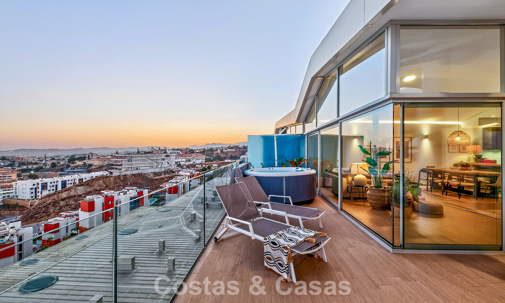 Exclusief hoekpenthouse met panoramisch zeezicht te koop in El Higueron Resort, Benalmadena, Costa del Sol 807425