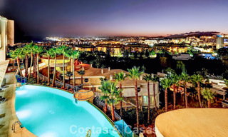 Stijlvol, top-floor, hoekappartement met adembenemend zeezicht te koop in El Higueron in Fuengirola, Costa del Sol 807533 