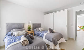 Stijlvol, top-floor, hoekappartement met adembenemend zeezicht te koop in El Higueron in Fuengirola, Costa del Sol 807536 