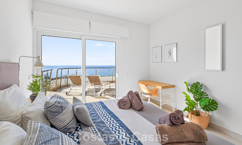 Stijlvol, top-floor, hoekappartement met adembenemend zeezicht te koop in El Higueron in Fuengirola, Costa del Sol 807539