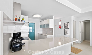 Stijlvol, top-floor, hoekappartement met adembenemend zeezicht te koop in El Higueron in Fuengirola, Costa del Sol 807544 