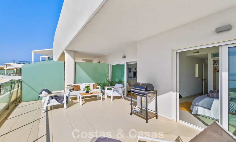 Stijlvol, top-floor, hoekappartement met adembenemend zeezicht te koop in El Higueron in Fuengirola, Costa del Sol 807551