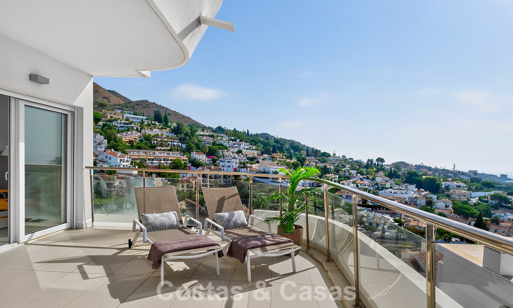 Stijlvol, top-floor, hoekappartement met adembenemend zeezicht te koop in El Higueron in Fuengirola, Costa del Sol 807552