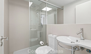 Stijlvol, top-floor, hoekappartement met adembenemend zeezicht te koop in El Higueron in Fuengirola, Costa del Sol 807560 