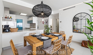 Stijlvol, top-floor, hoekappartement met adembenemend zeezicht te koop in El Higueron in Fuengirola, Costa del Sol 807575 