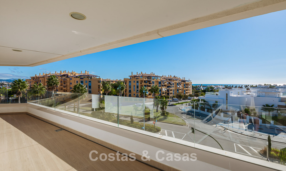 Moderne appartementen te koop in Aqua, een eigentijds complex in San Pedro Playa, Marbella 807154
