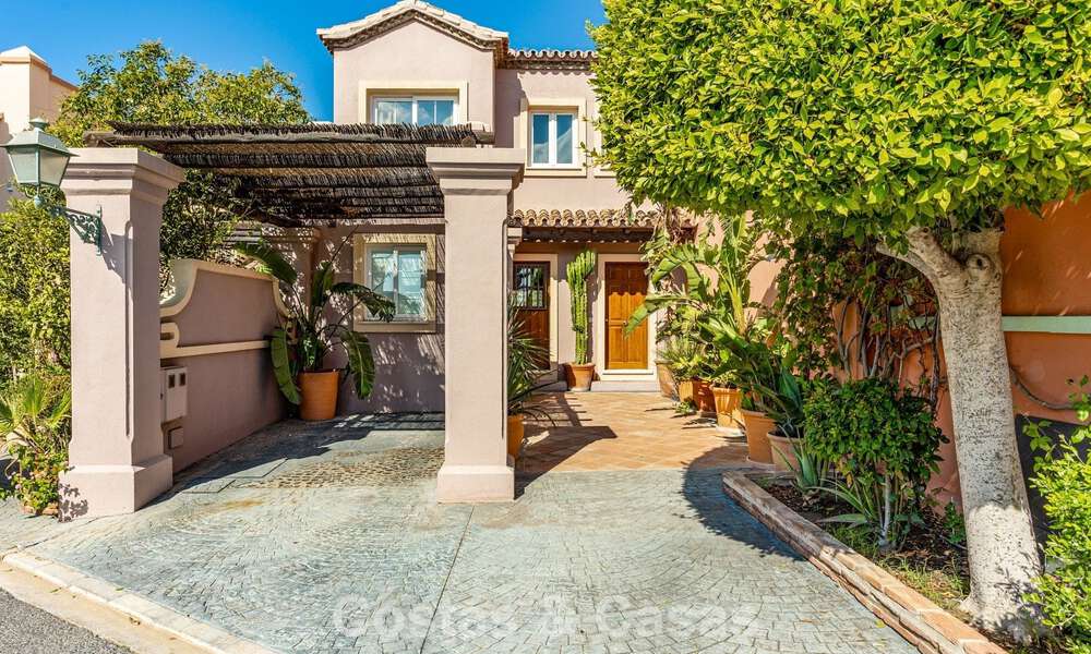 Gemoderniseerd halfvrijstaand herenhuis met panoramisch uitzicht te koop in de heuvels van Marbella - Benahavis 807628