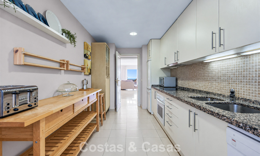 Prachtig penthouse met renovatiemogelijkheden te koop met golf- en zeezicht in La Quinta, Marbella - Benahavis 807663