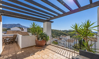 Prachtig penthouse met renovatiemogelijkheden te koop met golf- en zeezicht in La Quinta, Marbella - Benahavis 807668 