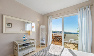 Prachtig penthouse met renovatiemogelijkheden te koop met golf- en zeezicht in La Quinta, Marbella - Benahavis 807696 