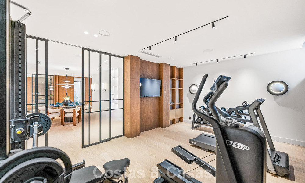 Exclusieve moderne nieuwbouwvilla met panoramisch uitzicht te koop op de befaamde Golden Mile van Marbella 807816