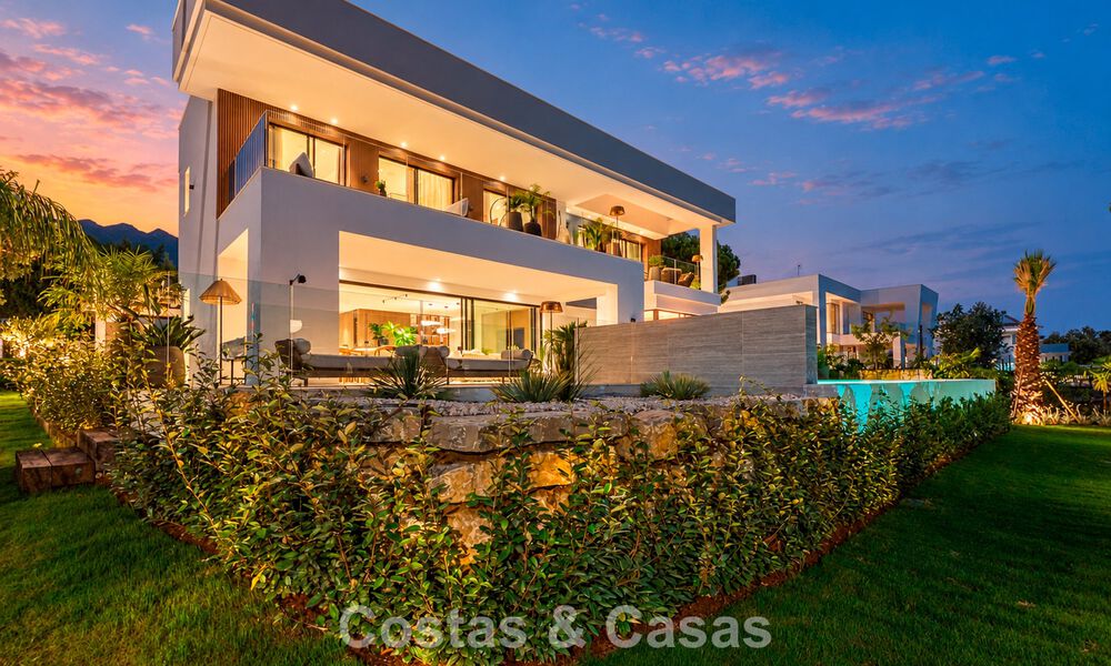 Exclusieve moderne nieuwbouwvilla met panoramisch uitzicht te koop op de befaamde Golden Mile van Marbella 807926