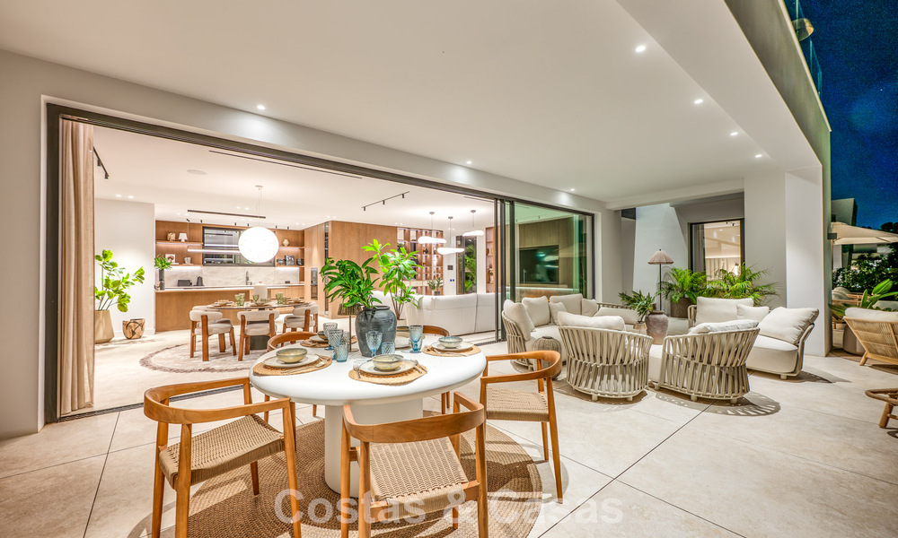 Exclusieve moderne nieuwbouwvilla met panoramisch uitzicht te koop op de befaamde Golden Mile van Marbella 807930