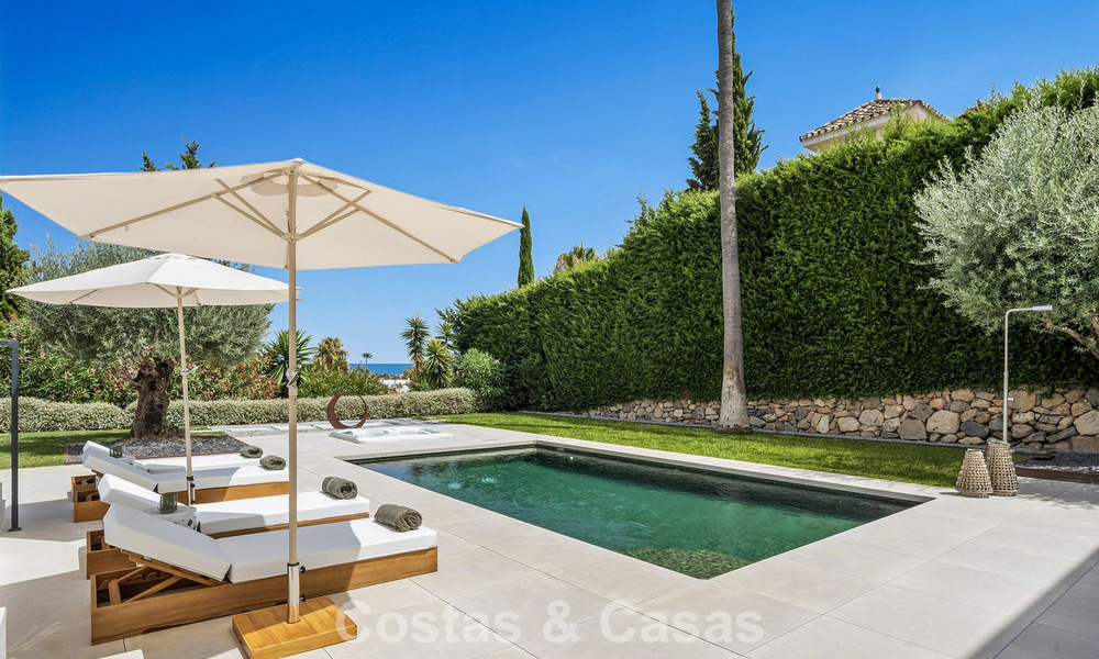 Gemoderniseerde villa met eigentijds-mediterrane bouwstijl te koop in Nueva Andalucia’s golfvallei, Marbella 807969