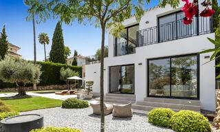 Gemoderniseerde villa met eigentijds-mediterrane bouwstijl te koop in Nueva Andalucia’s golfvallei, Marbella 807970 