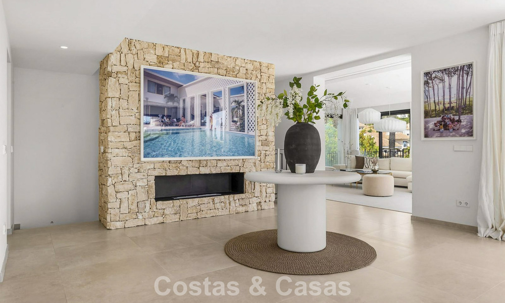 Gemoderniseerde villa met eigentijds-mediterrane bouwstijl te koop in Nueva Andalucia’s golfvallei, Marbella 807974
