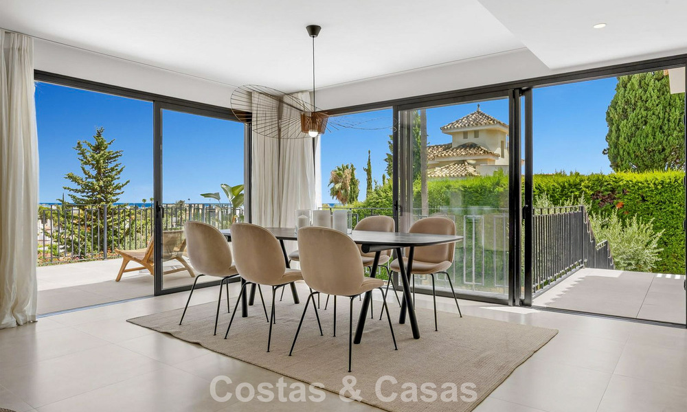 Gemoderniseerde villa met eigentijds-mediterrane bouwstijl te koop in Nueva Andalucia’s golfvallei, Marbella 807979