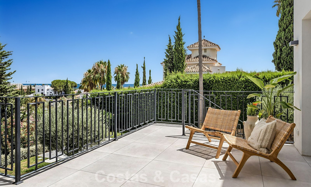 Gemoderniseerde villa met eigentijds-mediterrane bouwstijl te koop in Nueva Andalucia’s golfvallei, Marbella 807987