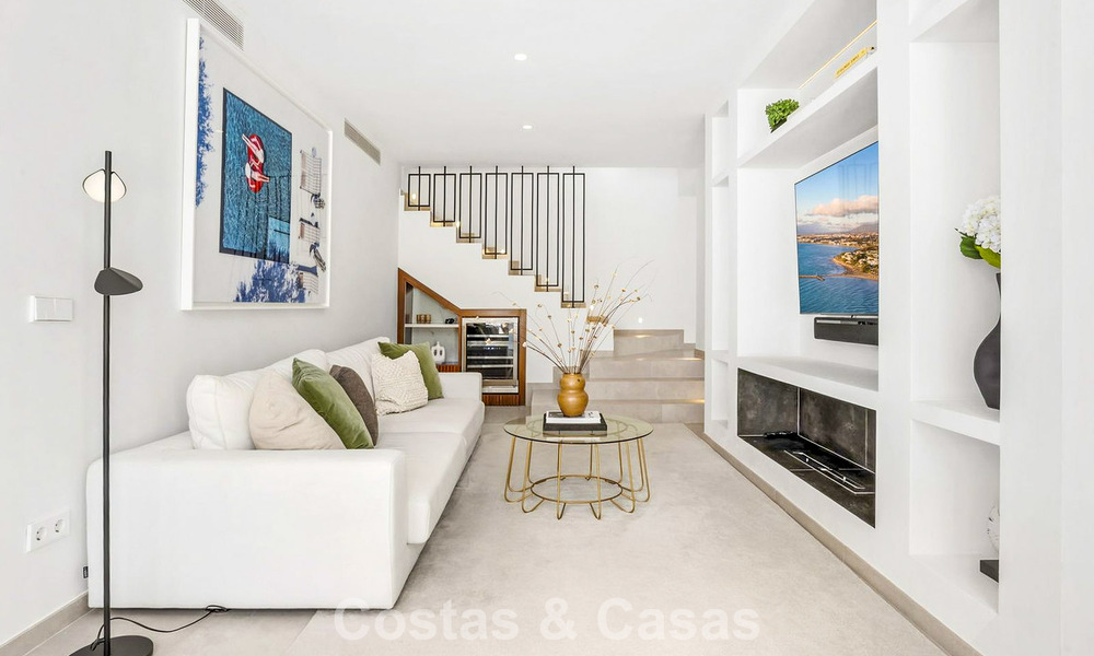 Gemoderniseerde villa met eigentijds-mediterrane bouwstijl te koop in Nueva Andalucia’s golfvallei, Marbella 807998