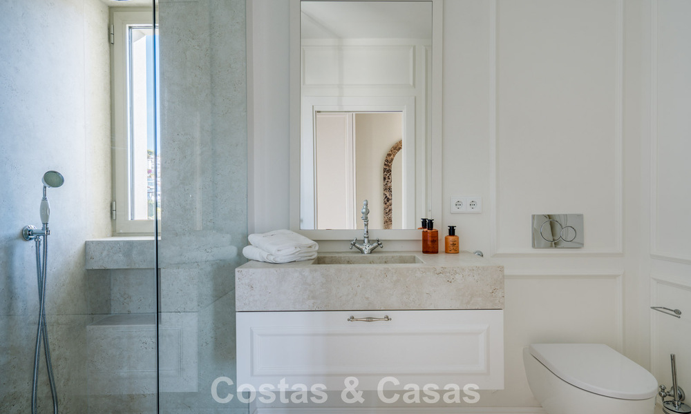 Mediterrane luxevilla met Frans-geïnspireerd interieur te koop in het hart van Nueva Andalucia, Marbella 808029