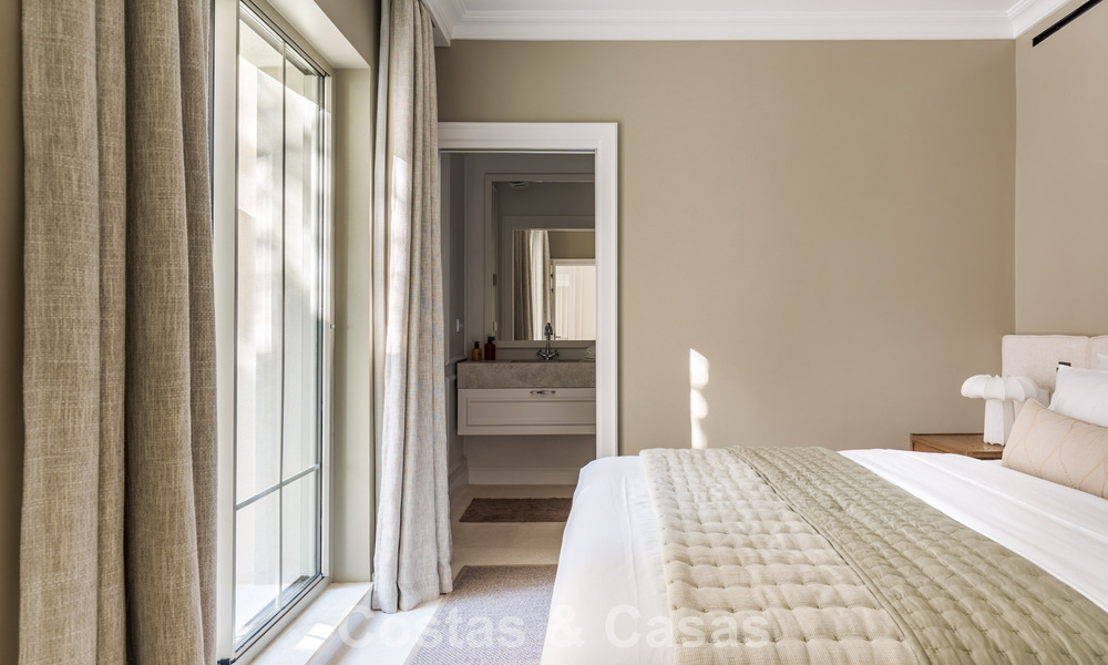 Mediterrane luxevilla met Frans-geïnspireerd interieur te koop in het hart van Nueva Andalucia, Marbella 808031