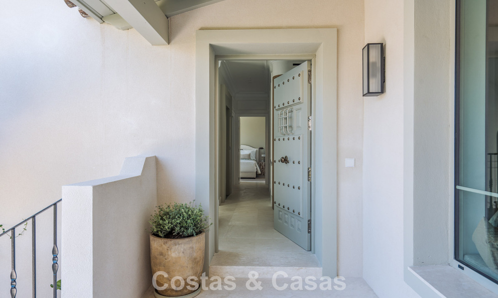 Mediterrane luxevilla met Frans-geïnspireerd interieur te koop in het hart van Nueva Andalucia, Marbella 808034