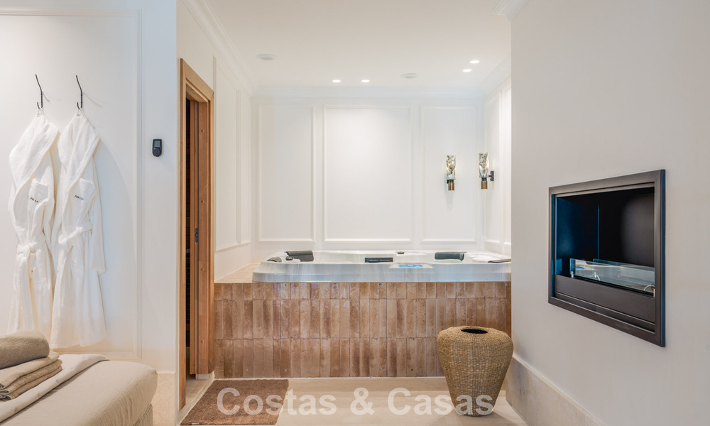 Mediterrane luxevilla met Frans-geïnspireerd interieur te koop in het hart van Nueva Andalucia, Marbella 808040