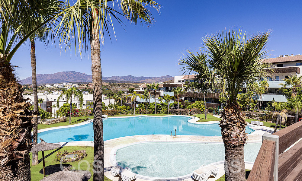Eigentijdse golf appartementen te koop in Hoyo 19, op een 5-sterren golfresort, New Golden Mile, Marbella - Benahavis 807493